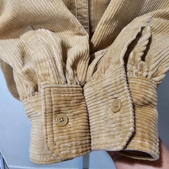 LEVI'S Remi Tan Colored Button Down Long Sleeve Corduroy Shirt sz S - Picture 4 of 11
